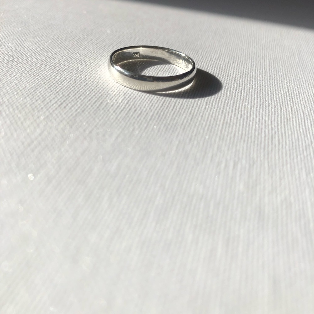 Silver slim band ring